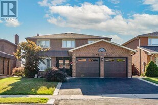 39 Airdrie Dr in Vaughan, ON - Building Photo