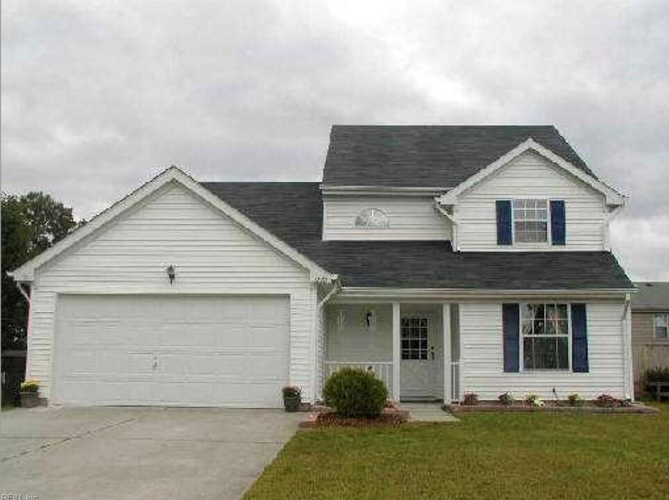 1112 Van Loen Dr in Virginia Beach, VA - Building Photo