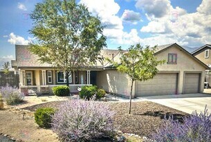 81 Snake River Wy in Dayton, NV - Building Photo