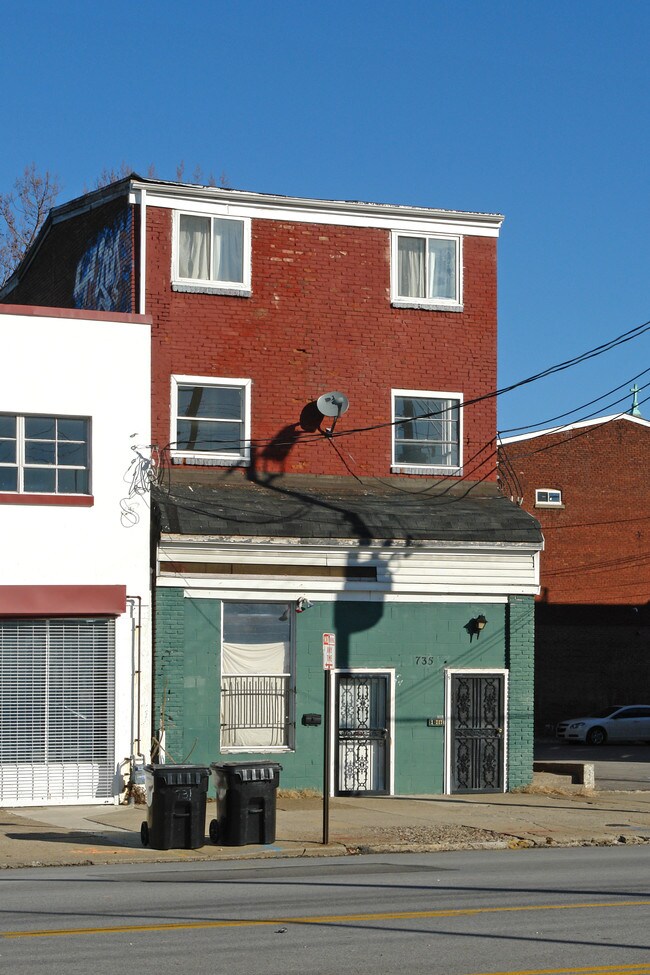 735 E Broadway in Louisville, KY - Building Photo - Building Photo