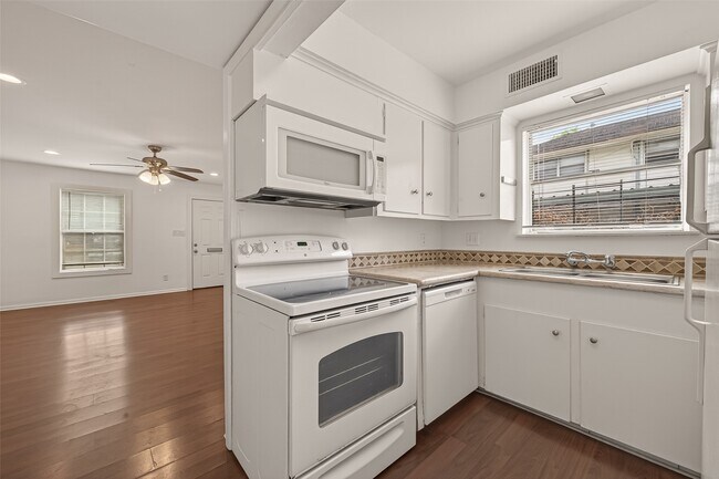 property at 2710 Mason St