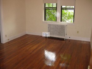 15 Governors Ave-Unit -24 in Medford, MA - Building Photo - Building Photo