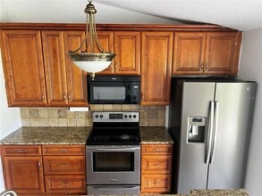 304 Oak Ln Track in Ocala, FL - Building Photo - Building Photo