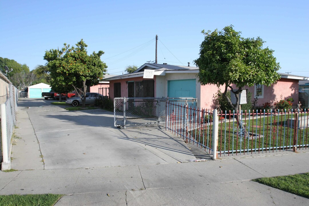 6934 Granger Ave in Bell Gardens, CA - Building Photo