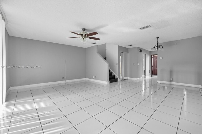 1103 Sussex Dr in North Lauderdale, FL - Building Photo - Building Photo