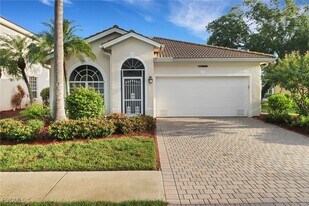 14290 Reflection Lakes Dr in Ft. Myers, FL - Building Photo