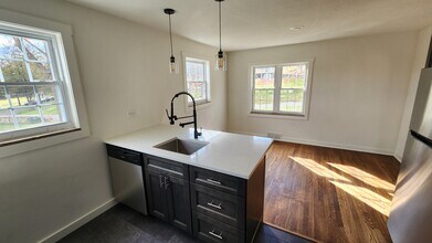 4521 Gardenville Rd in Pittsburgh, PA - Building Photo - Building Photo