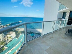 16445 Collins Ave in Sunny Isles Beach, FL - Building Photo - Building Photo
