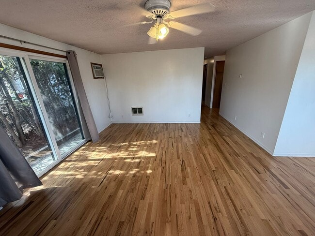 property at 1607-1607 Oregon St