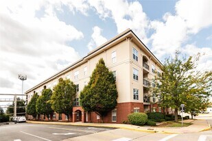 1270 Strassner Dr in Brentwood, MO - Building Photo