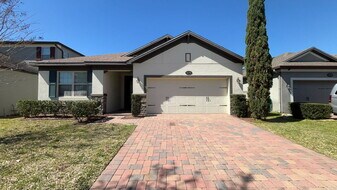 5172 Appenine Loop E in St. Cloud, FL - Building Photo