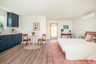 1428 Armadale Ave, Unit 1426 ADU