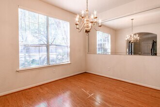 2918 Five Oaks Dr in Missouri City, TX - Building Photo - Building Photo