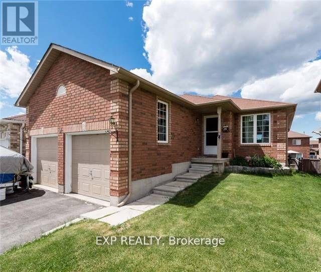 91 Sun King Crescent in Barrie, ON - Building Photo