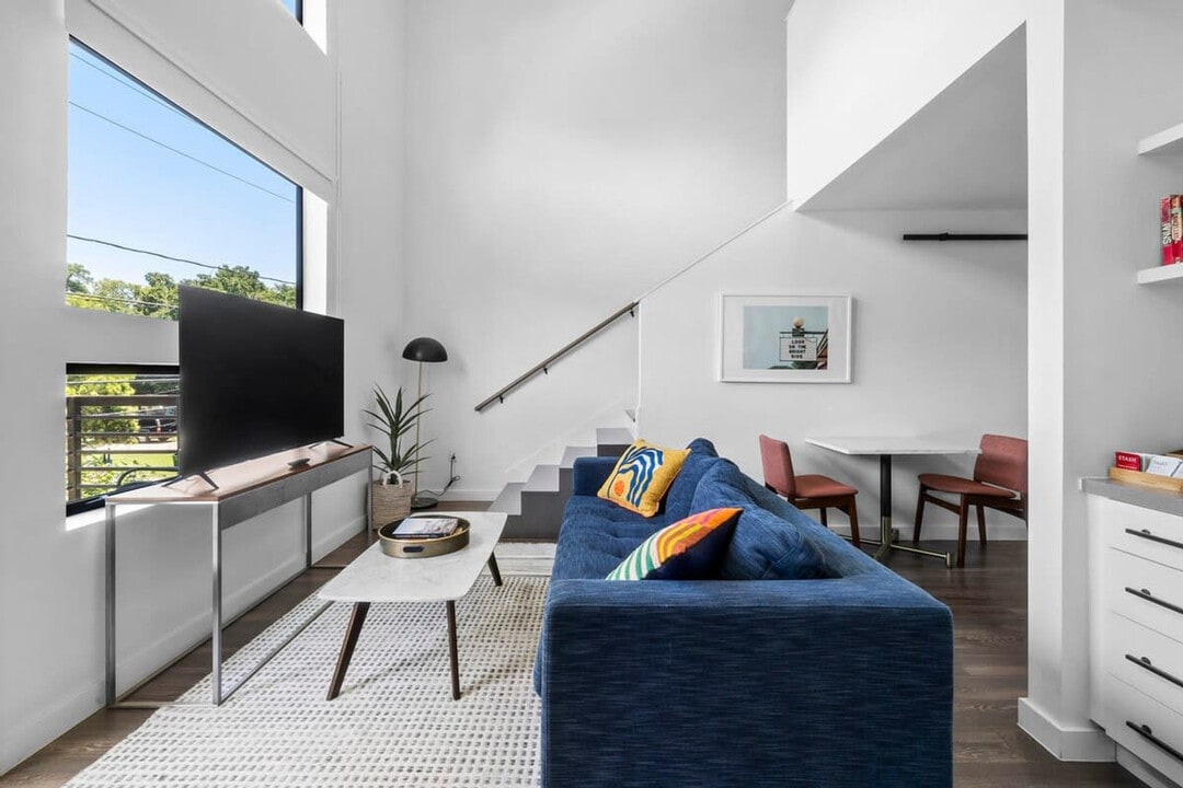 49 Navasota St in Austin, TX - Building Photo