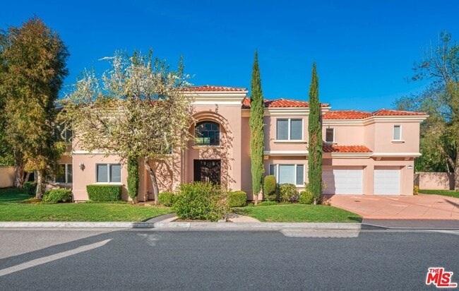 11221 Briarcliff Ln in Los Angeles, CA - Building Photo - Building Photo