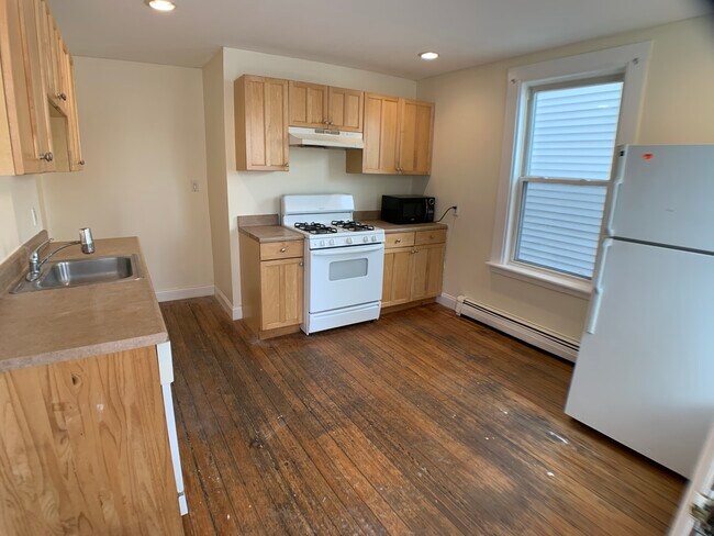 68 Pleasant St, Unit 1-64 in Cambridge, MA - Building Photo - Building Photo