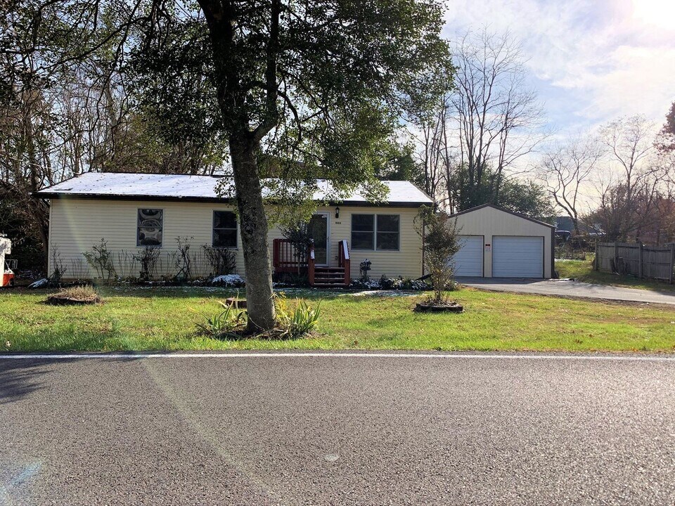 1805 Indian Ridge Rd in Johnson City, TN - Building Photo
