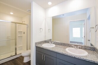 13520 Oneida Ln in Thornton, CO - Foto de edificio - Building Photo
