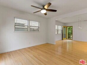 906 Venezia Ave in Los Angeles, CA - Building Photo - Building Photo