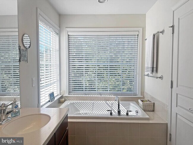 204 Hudson Dr in Phoenixville, PA - Building Photo - Building Photo