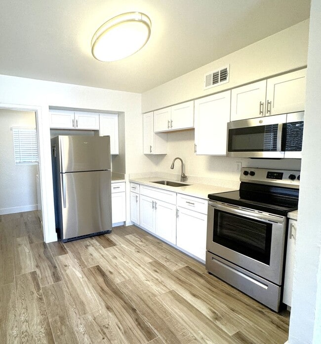 property at 738 W Pepper Pl