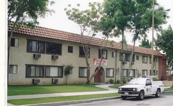 312 N Hagar St in San Fernando, CA - Foto de edificio - Building Photo