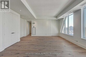 151 Avenue Rd in Toronto, ON - Building Photo - Building Photo