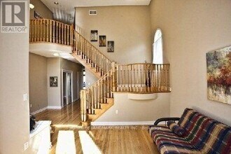 28 Gemini Crescent in Richmond Hill, ON - Building Photo - Building Photo