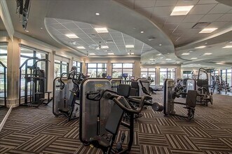 5604 Palmer Cir, Unit 202 in Bradenton, FL - Foto de edificio - Building Photo