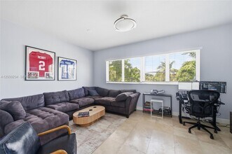 832 N Victoria Park Rd in Fort Lauderdale, FL - Building Photo - Building Photo