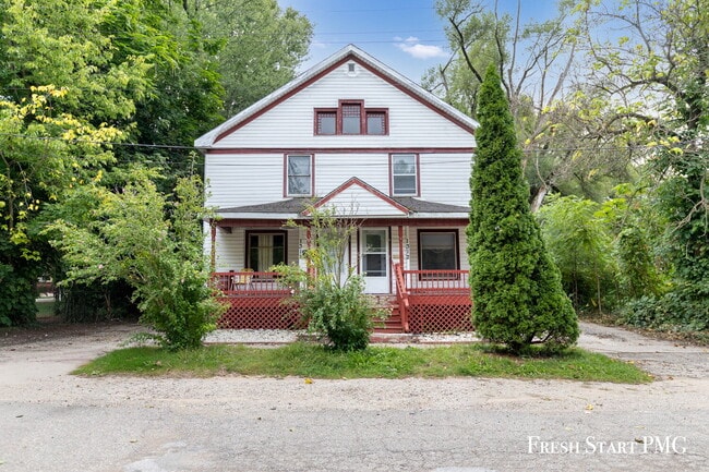 1312 Hotop Ave in Kalamazoo, MI - Building Photo - Building Photo