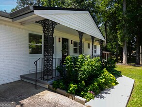 3249 Howell Dr in Smyrna, GA - Building Photo - Building Photo