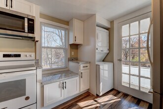 40 Mortimer St in Torrington, CT - Foto de edificio - Building Photo