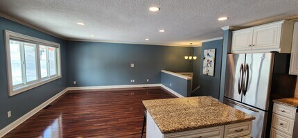 6106 Creek View Trl in Minnetonka, MN - Foto de edificio - Building Photo