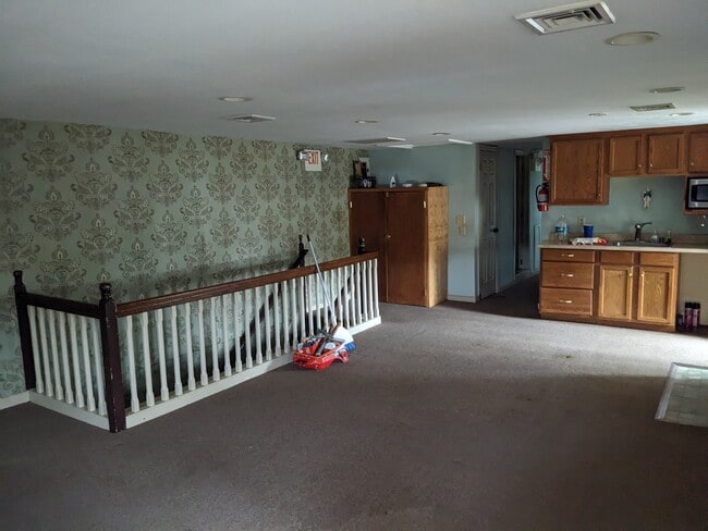 17 Turntable Jct, Unit 17 ttj in Flemington, NJ - Building Photo - Building Photo