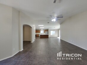 39391 N Parisi Cir in San Tan Valley, AZ - Building Photo - Building Photo