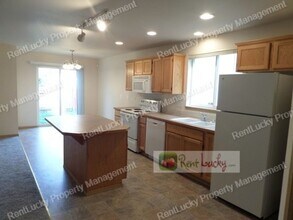 9139 Washington Blvd SW in Lakewood, WA - Building Photo - Building Photo