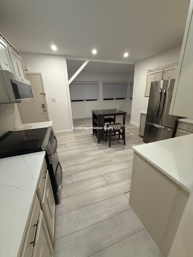 94 Berkshire St in Cambridge, MA - Building Photo - Building Photo