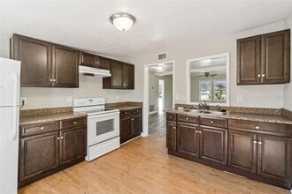 40542 W 3rd Ave in Umatilla, FL - Building Photo - Building Photo