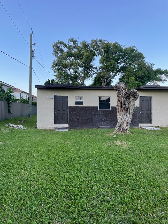 11401 Bailes Rd in Miami, FL - Building Photo - Building Photo