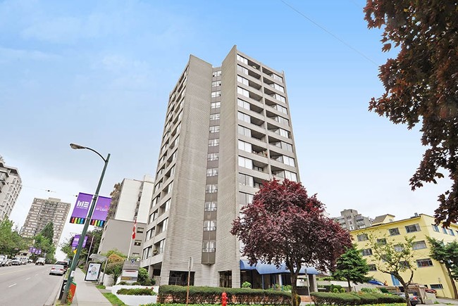 Nicola Place in Vancouver, BC - Building Photo - Building Photo