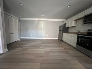 5239 Jefferson St in Philadelphia, PA - Building Photo - Building Photo