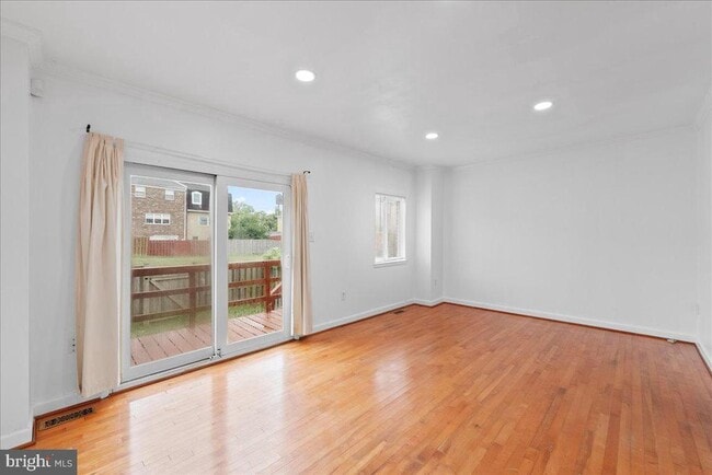 7415 Rhondda Dr in Lorton, VA - Building Photo - Building Photo