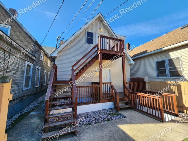 property at 415 Gostlin St