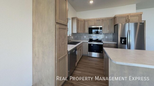 property at 9000 W Jerald Pl