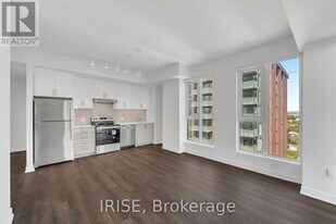 3030 Pharmacy Ave in Toronto, ON - Building Photo