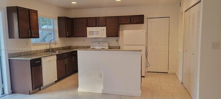 3525 NW 114th Ln, Unit 3525 in Coral Springs, FL - Building Photo - Building Photo