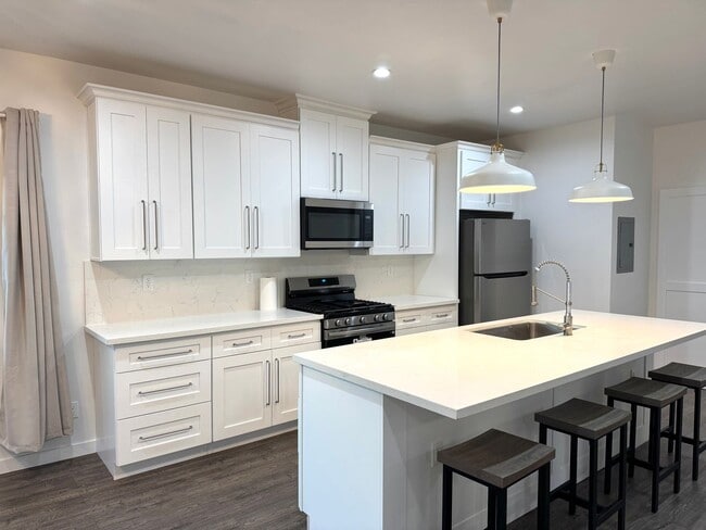 property at 1659 E 61st St