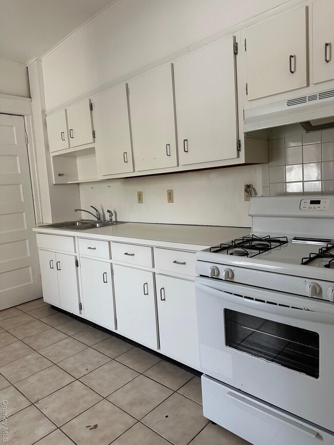 164 Mill St in Poughkeepsie, NY - Building Photo - Building Photo